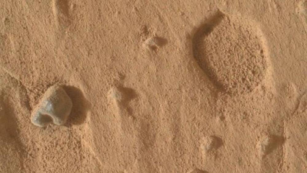 NASA Marsda sirli dəliklər aşkar etdi
