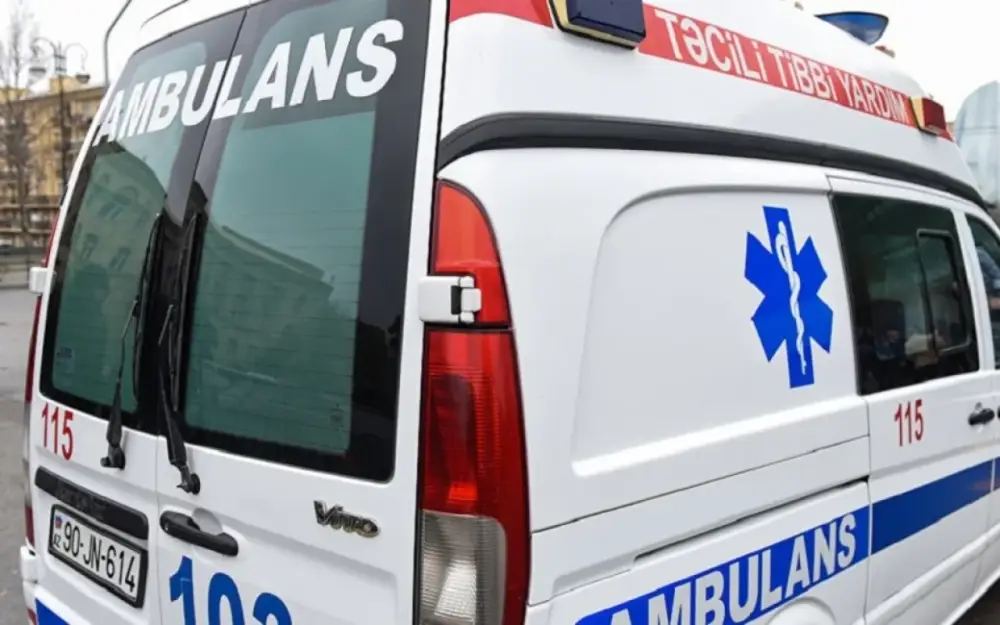 Qusarda təcili yardım avtomobili qəzaya uğradı