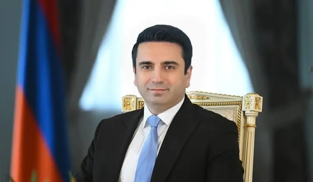 Alen Simonyan Hikmət Hacıyevlə danışıqlar və Bakıya mümkün səfəri barədə danışıb