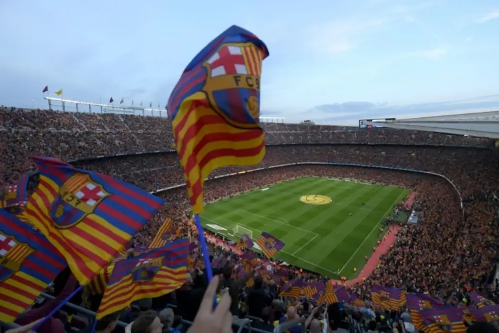 "Barselona" iki futbolçusu ilə yollarını ayırdı